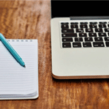 Novinaru portala "Pančevo Si Ti" ostavljena dva pogrebna venca na ulazu u kuću 6