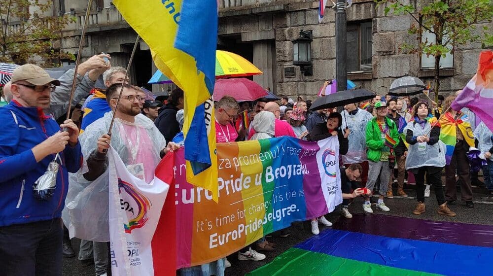 Kako su nam Prajd šetnja, MUP i Ana Brnabić pokazali da živimo u državi koje praktično i nema 1