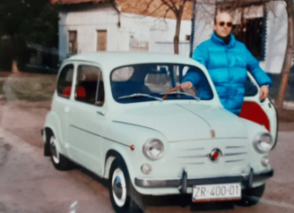 Jedan svetloplavi "fića" iz komšiluka ispunio je srce Draganu iz Zrenjanina: Od tada nije brojao koliko je tih automobila prošlo kroz njegov život 2