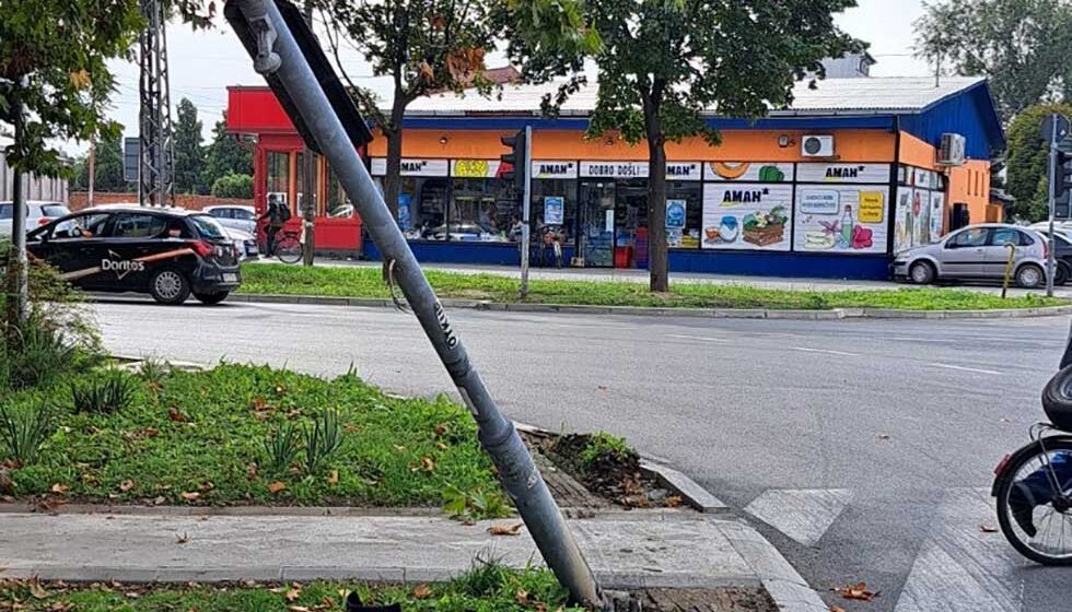 Zrenjanin: Na prometnoj raskrsnici "stradao" stub, semafori isključeni 1