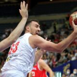 Košarkaši Srbije bez poraza do prvog mesta u grupi: U nedelju sa Italijom za četvrtfinale Evrobasketa 3