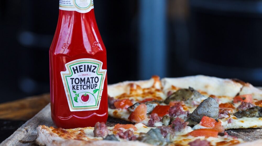 Kečap Heinz mora da promeni dizajn svojih flašica posle smrti kraljice 1
