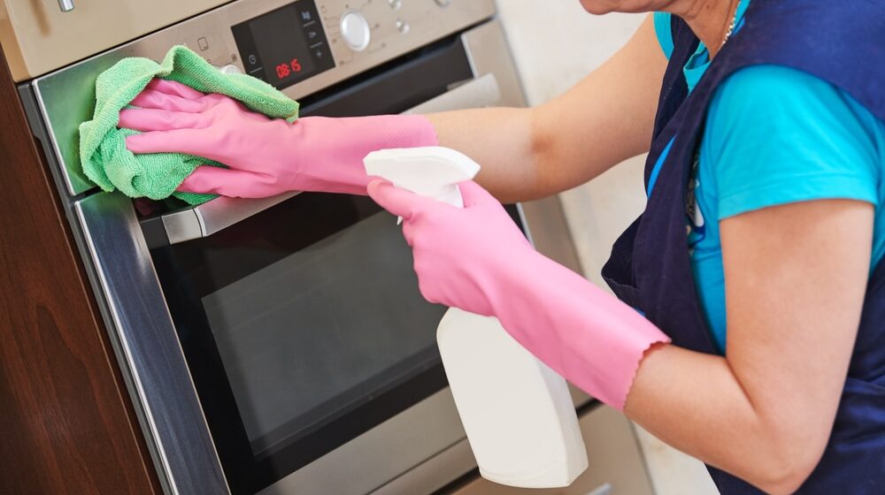 Kako efikasno očistiti rernu bez hemikalija? 1