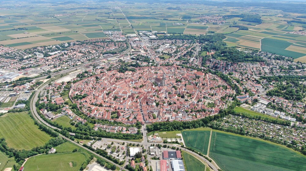 Kuće podignute na krateru asteroida: Nemački grad koji leži na tonama dijamanata 1
