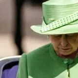 Umrlice za englesku kraljicu Elizabetu izlepljene u centru Čačka 3