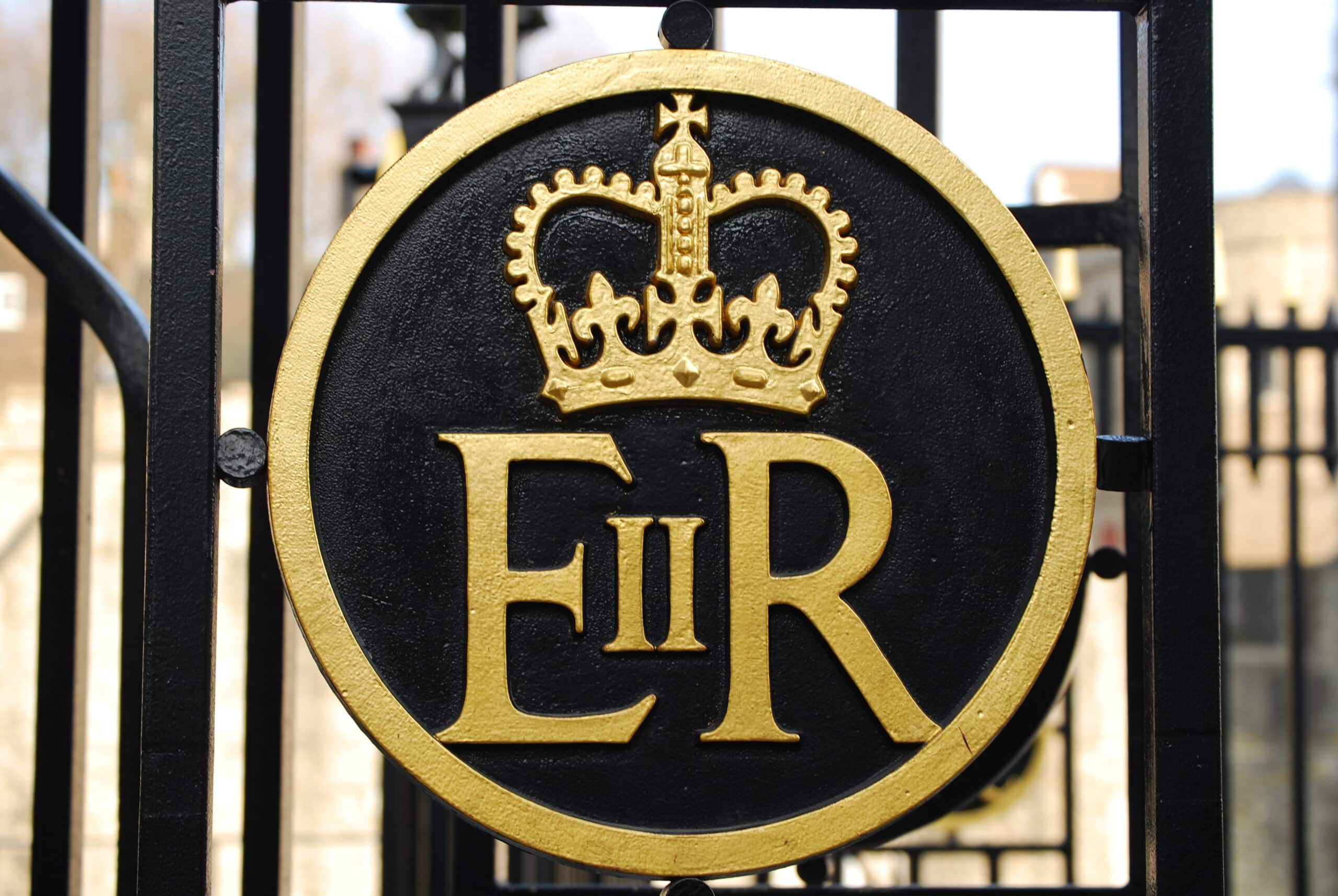 Novčanice, markice i zastave: Kako će se promeniti kraljevski simboli posle smrti kraljice Elizabete II? 2