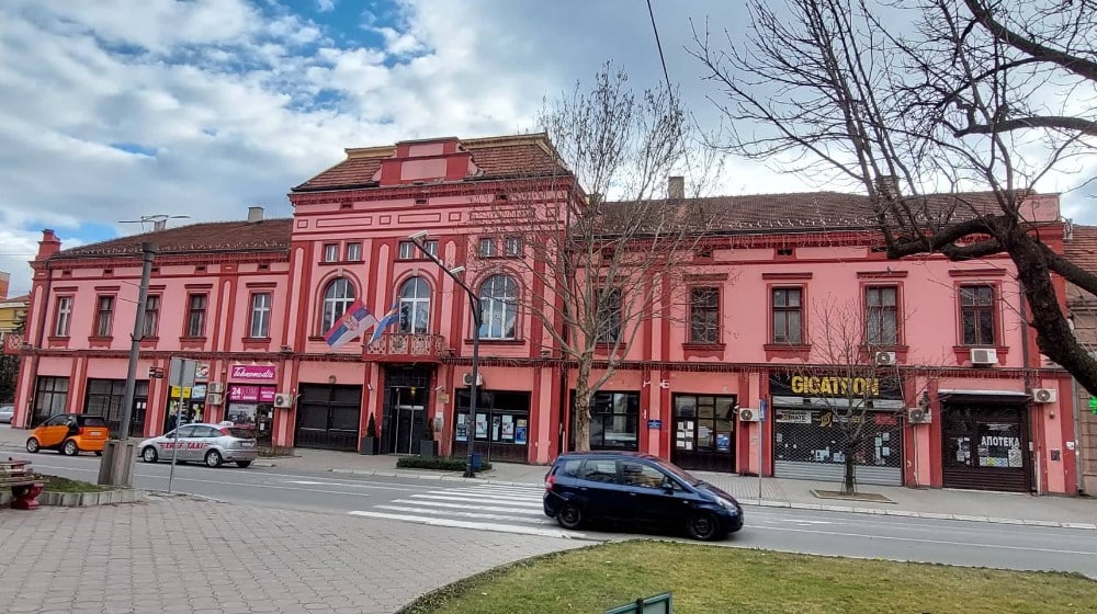 Dom Skupštine Zaječara "50.000 evra za rekonstrukciju školskog toaleta, da li će imati đakuzi?": Kako je protekla sednica Skupštine Zaječara? 6