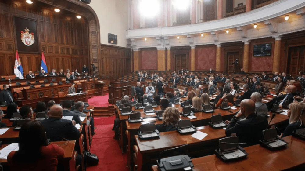Administrativni odbor Skupštine Srbije zamolio poslanike da se dogovore oko rasporeda sedenja 1