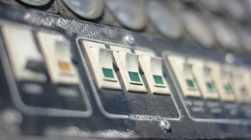 Potrošači kojima je stigao uvećani račun za struju ne moraju da plate sve: Upozorenje Udruženja potrošača Efektiva 1