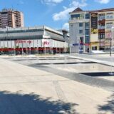 Protest roditelja dece sa posebnim potrebama ispred Osnovne škole Trajko Stamenković u Leskovcu 3