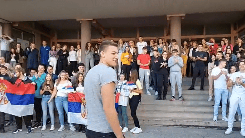 Leskovačka Gimnazija dočekala svetskog juniorskog šampiona u plivanju 1