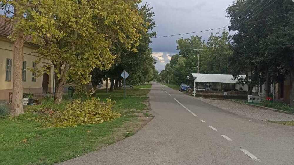Meštani Ravnog sela godinama bez autobusa, a udaljeni od Novog Sada tek 30 kilometara 1