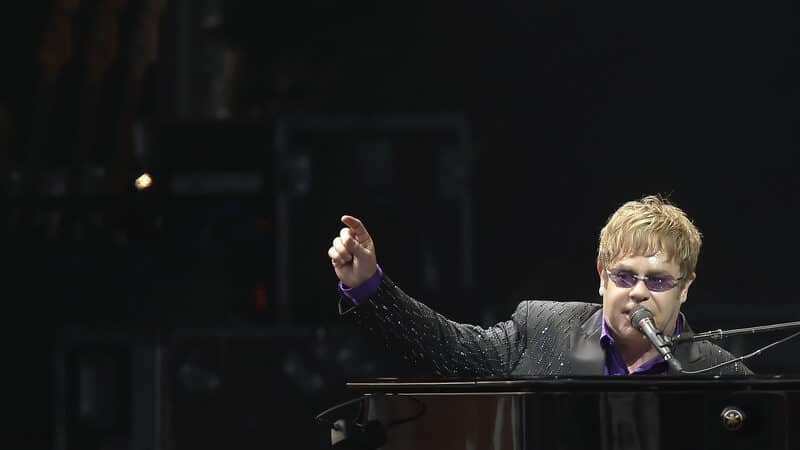 Elton Džon odao počast kraljici Elizabeti II na jučerašnjem koncertu u Torontu 1