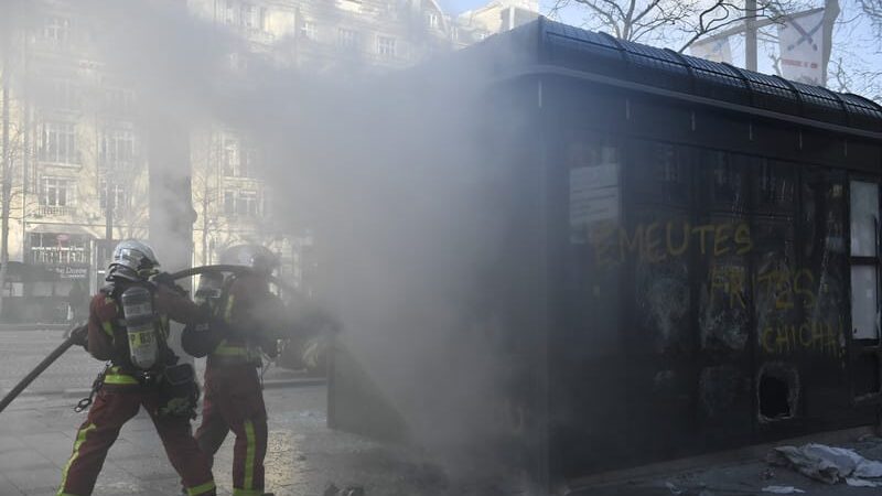 U Parizu izbio ogroman požar na najvećoj pijaci na svetu (VIDEO) 1