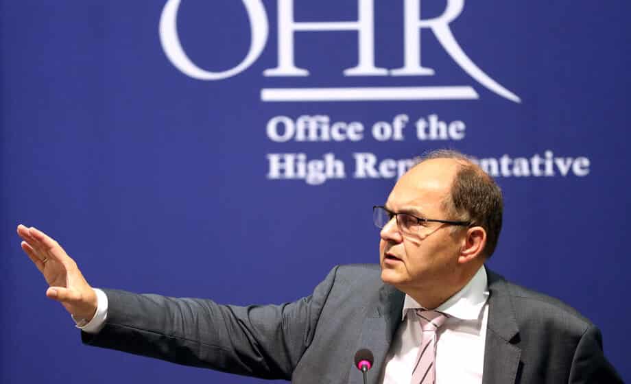 Novi planovi u OHR: Šmit odlaže nametanje izmena Ustava FBiH, razmatra se mogućnost nametanja na dan posle održavanja oktobarskih izbora 1