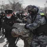 "Ne mobilizaciji!": Više od 1.300 ljudi uhapšeno na antiratnim demonstracijama u Rusiji 13