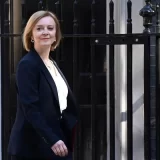 Podele u britanskoj vladi zbog plana premijerke Tras da poveća imigraciju 4