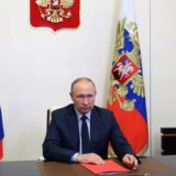 Višegodišnje zatvorske kazne za dezerterstvo i “dobrovoljnu“ predaju: Putin potpisao Zakon 13