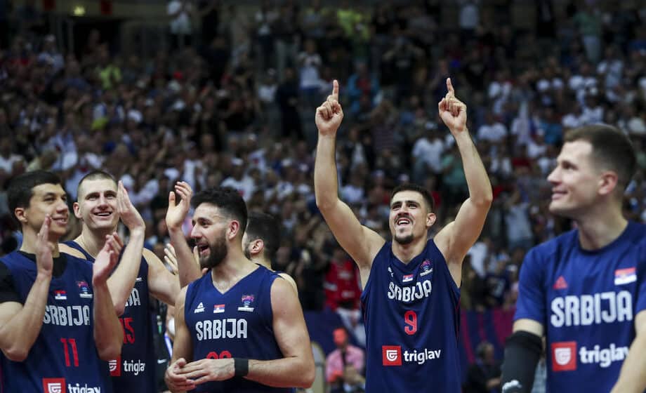 Fenomenologija pesme "Koktel ljubavi" na Evrobasketu: Ko je izabrao numeru Nedeljka Bajića Baje da prati nastupe srpskih košarkaša? 1