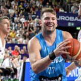 Košarkaši Slovenije sigurni protiv Mađarske 8