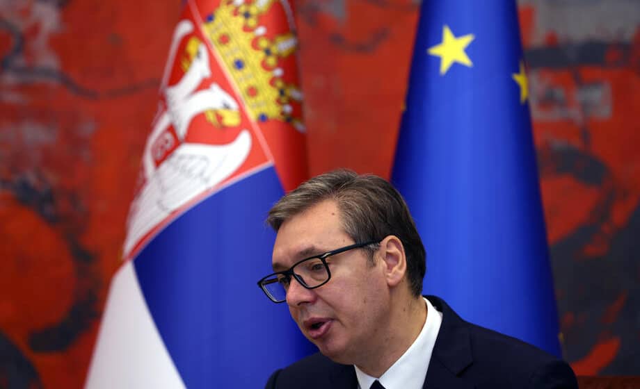 Vučić se ponovo meša u lokalne izbore u Crnoj Gori: Nikšićki scenario za Budvu 13