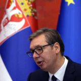 "Klasično rebrendiranje stranke": Šta opozicija misli o najavi koju je predsednik uputio iz Njujorka? 9