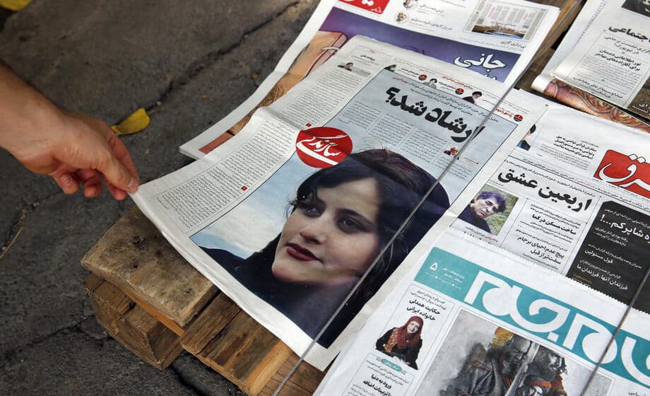 "Okončati sistemski progon žena": Bunt u Iranu nakon smrti devojke zbog hidžaba, četvoro poginulo u protestima 1