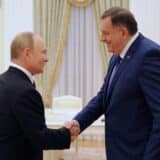Dodik odlikovao Vladimira Putina ordenom Republike Srpske: "Zahvaljujući poziciji Putina i snazi Rusije, glas i stav RS se čuju" 13