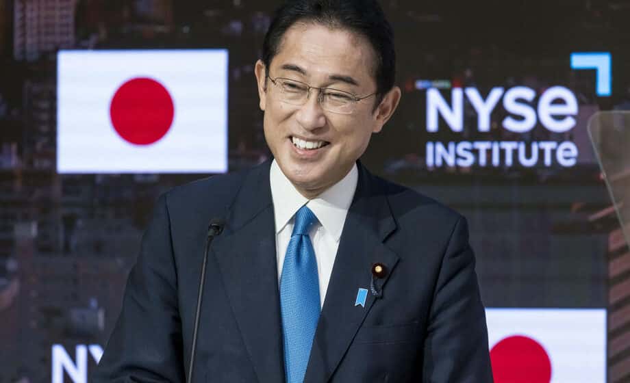 Japanski premijer otpustio sina sa mesta sekretara zbog neprikladnog ponašanja 1
