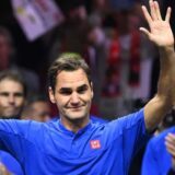 Suze i zagrljaji: Kako se jedan od najboljih tenisera u istoriji Rodžer Federer oprostio od profesionalne karijere? 11