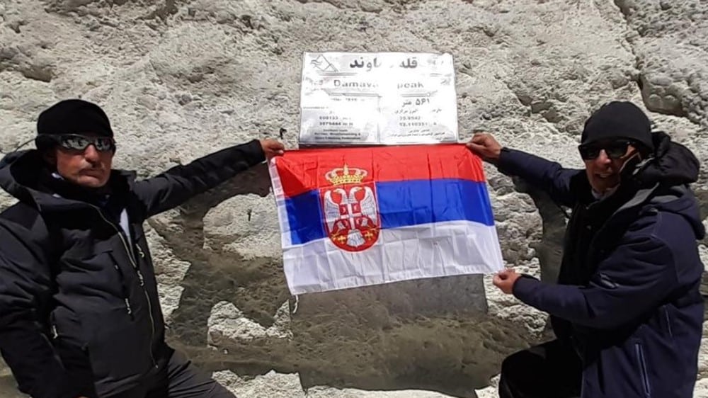 Sedamdesetogodišnji Zaječarac Žika Branković popeo se na “krov” Irana 2 Sedamdesetogodišnji Zaječarac Žika Branković popeo se na “krov” Irana 2