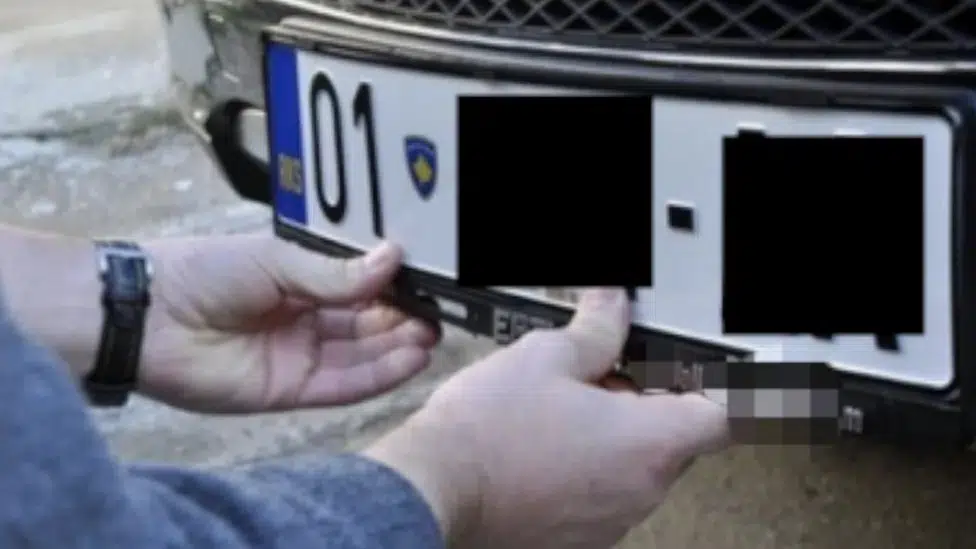 U ponoć ističe rok kosovske vlade za preregistraciju vozila na RKS tablice, slede kazne od 150 evra 1