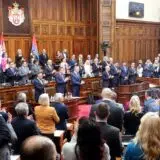 Burno u Skupštini Srbije: Tvrdnje da je Mali opsovao Draganu Rakić, Sandra Božić pitala poslanice opozicije zašto se šetkaju pored poslanika SNS 12
