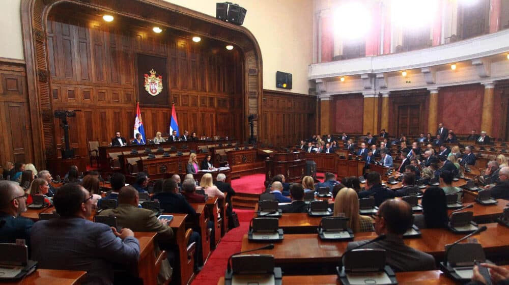 Skupština Srbije usvojila rebalans državnog budžeta
