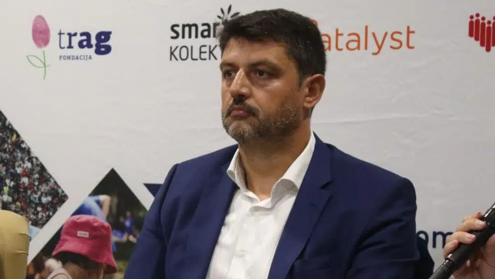 "Zbog ministra Selakovića sam izložen najvećoj opasnosti": Proteranom ambasadoru Srbije u Crnoj Gori oduzeto službeno vozilo (VIDEO) 1