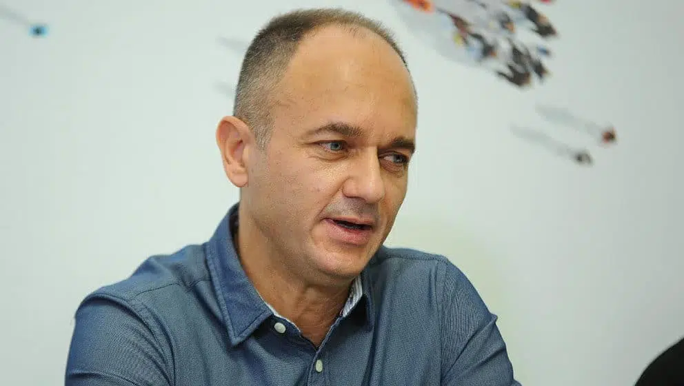 Kad će se Srbi ograditi od štetočine Božovića 1