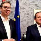 Komesaru EU najvažnije uvođenje sankcija Rusiji i potpisivanje sporazuma sa Kosovom: Opozicioni predstavnici za Danas nakon sastanka sa komesarom za proširenje 5