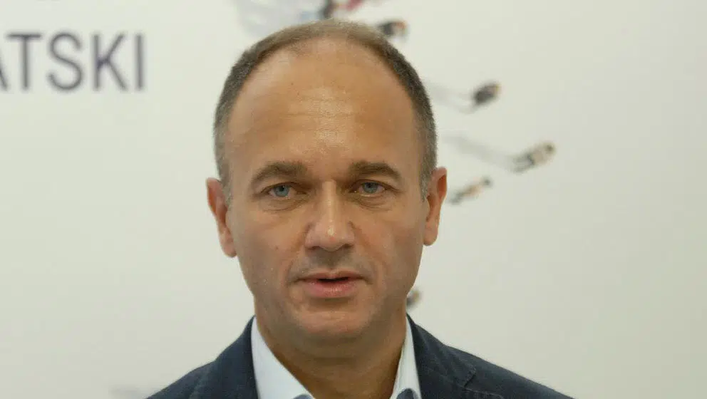 "Nije nam nikakva uteha što će i Vučić sa svima nama u ambis" 1