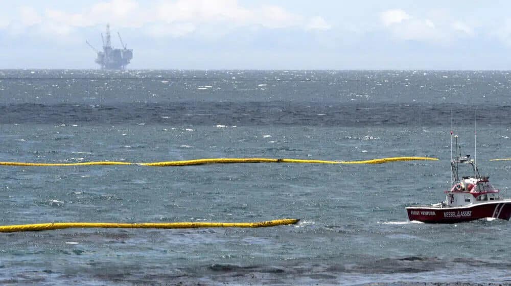 Curi nafta na jednom kraku naftovoda koji prenosi naftu iz Rusije u Evropu 1