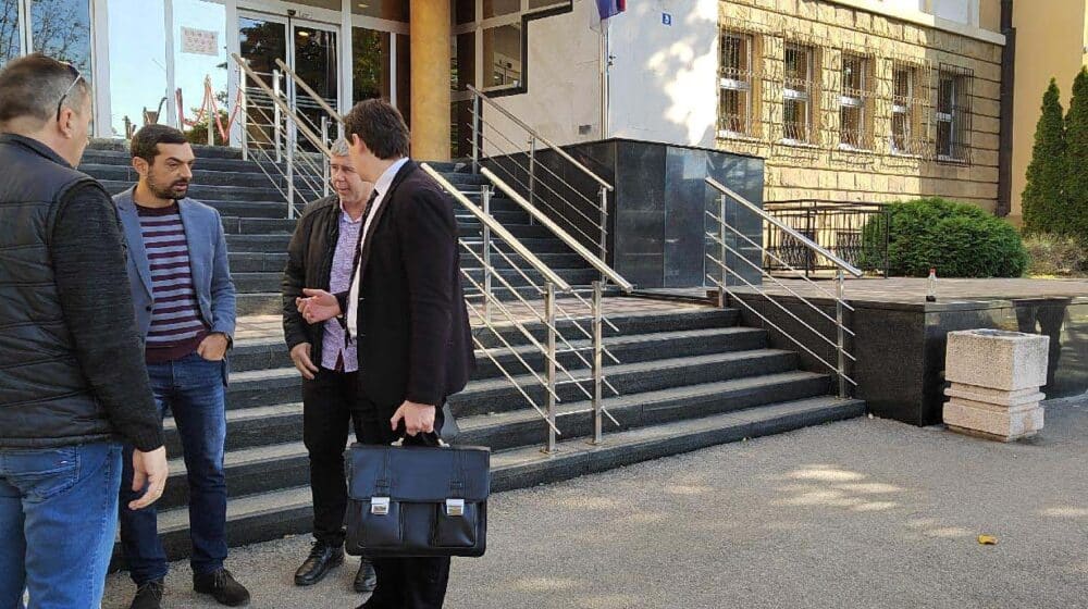 Haos na suđenju klanu Velje Nevolje, pokušavaju da spreče svedočenje navijača kog su silovali na stadionu, Belivuk odbrusio sudiji: „Vi nastavite, mi nećemo“ 1