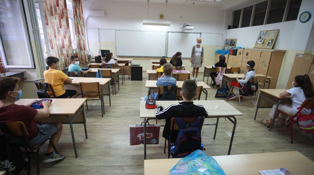 Male plate, inflacija odlikaša, deficit nastavnika: Srbiju, Hrvatsku i Crnu Goru muče isti problemi u prosveti 1