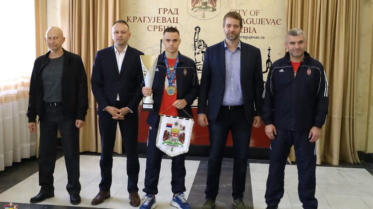 Kragujevac dočekao šampiona: Prijem za Đorđa Dimitrijevića, svetskog prvaka u kik boksu 1