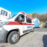 U saobraćajnoj nesreći na Obrenovačkom drumu četvoro mladih povređeno 15