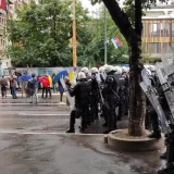 Osumnjičeni negirali da su napali policajce tokom Europrajda, tužilaštvo traži pritvor 4