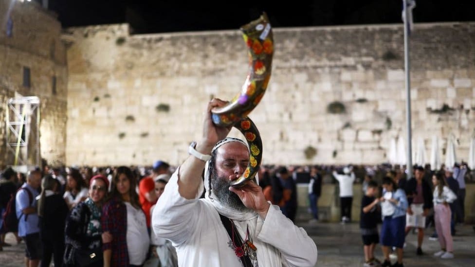 Religija, praznici: Šta je Jom Kipur i kako se obeležava jevrejski Dan pokajanja 1 duvanje u rog