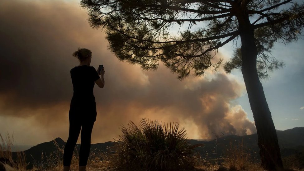 Kako tumačiti sat koji otkucava vreme do „sudnjeg dana" 2 Klimatske promene sada su velika pretnja i pomažu da se objasni zašto je Sat toliko blizu ponoći