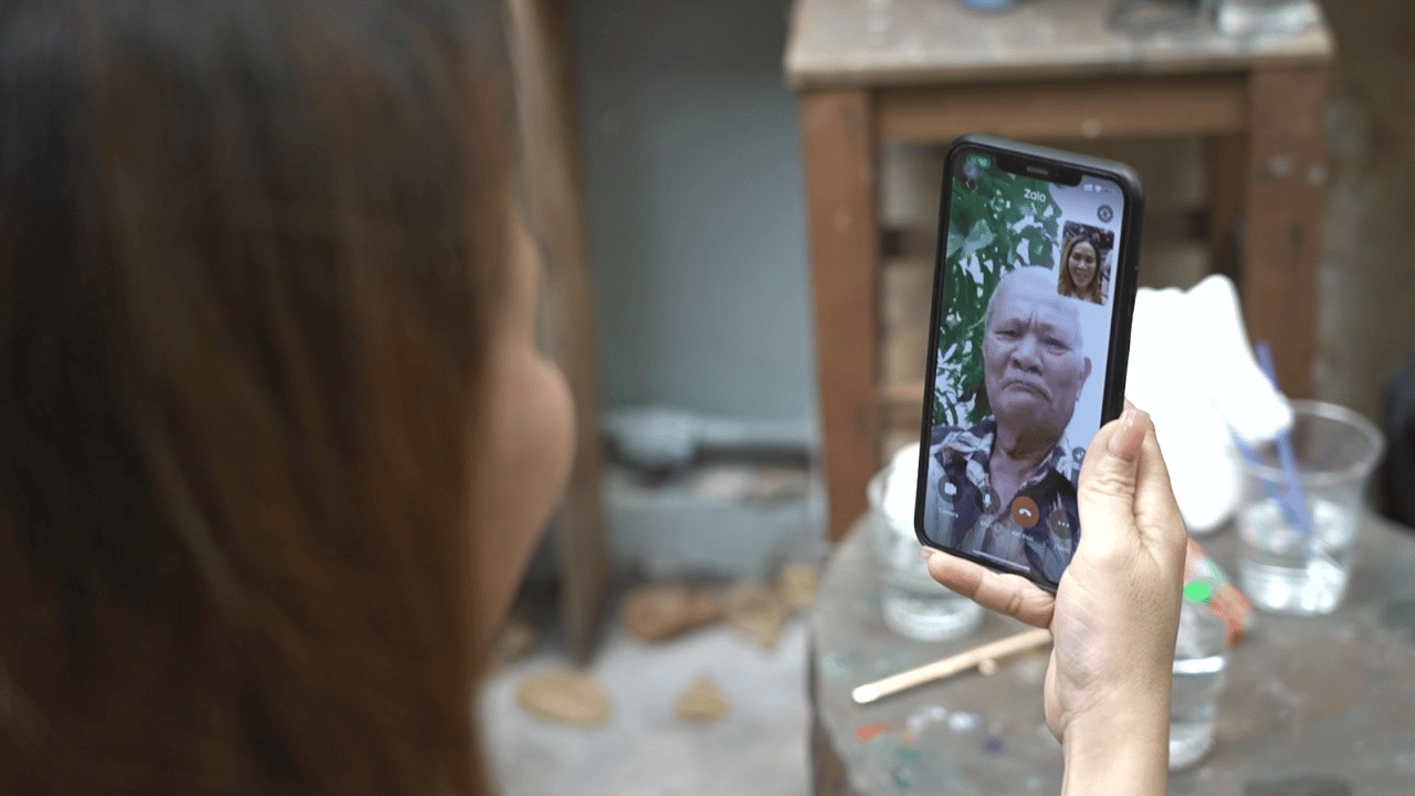 Korona virus i mentalno zdravlje: „Osećam se manje usamljeno otkako je počela pandemija" 1 Giang je počela više da razgovara sa svojom porodicom tokom pandemije