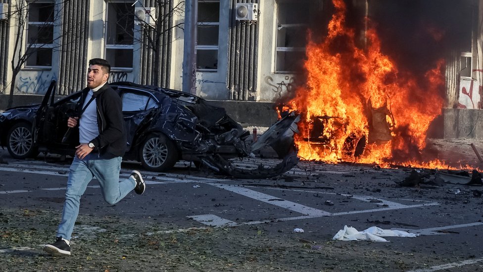 Rusija i Ukrajina: Niz eksplozija u Kijevu i širom zemlje, ima mrtvih i ranjenih, tvrde ukrajinske službe 1 Slika Kijev