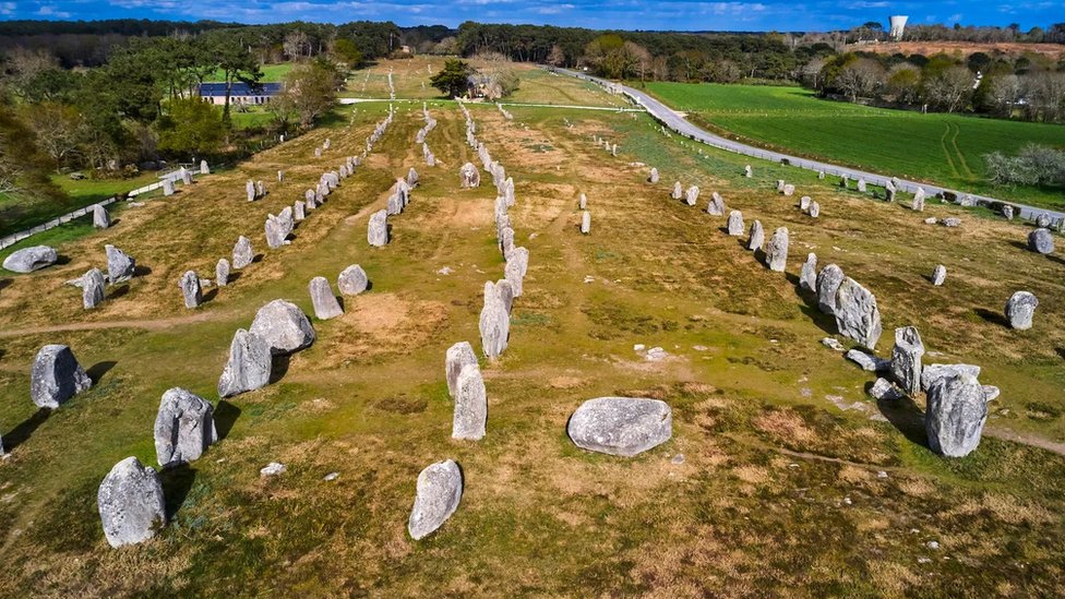 Evropa, kultura i istorija: Tajne francuskog Stounhendža koje do danas zbunjuju stručnjake 2 Poravnanje u Karnaku se sastoji od više od 3.000 ručno rezanih kamenih blokova koji su se zvali menhiri