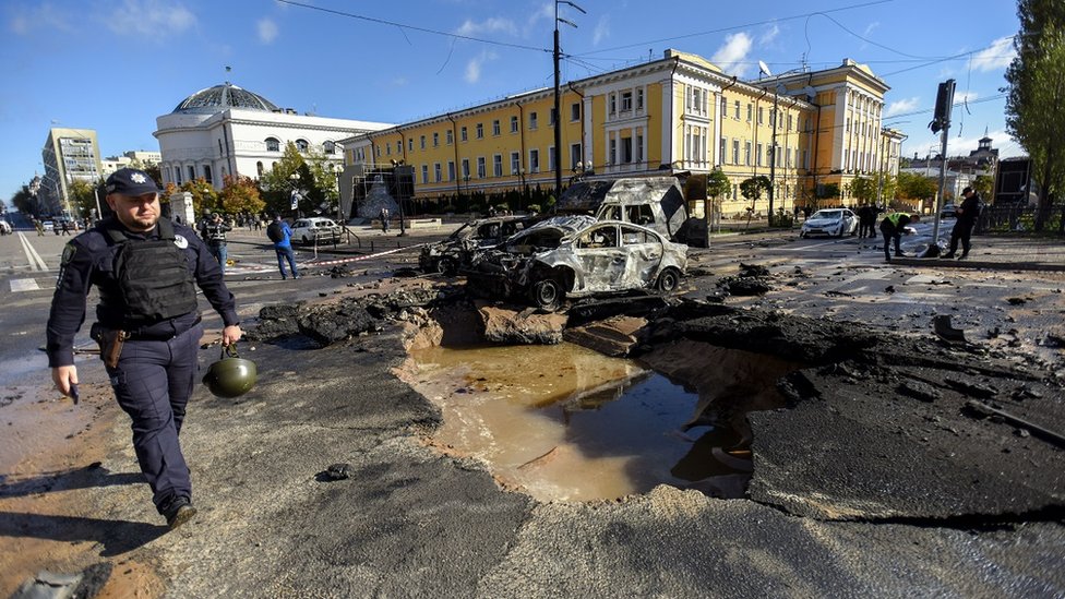 Rusija i Ukrajina: Moskva tvrdi da gađa vojnu i energetsku infrastrukturu i negira ratne zločine 1 Centar Kijeva